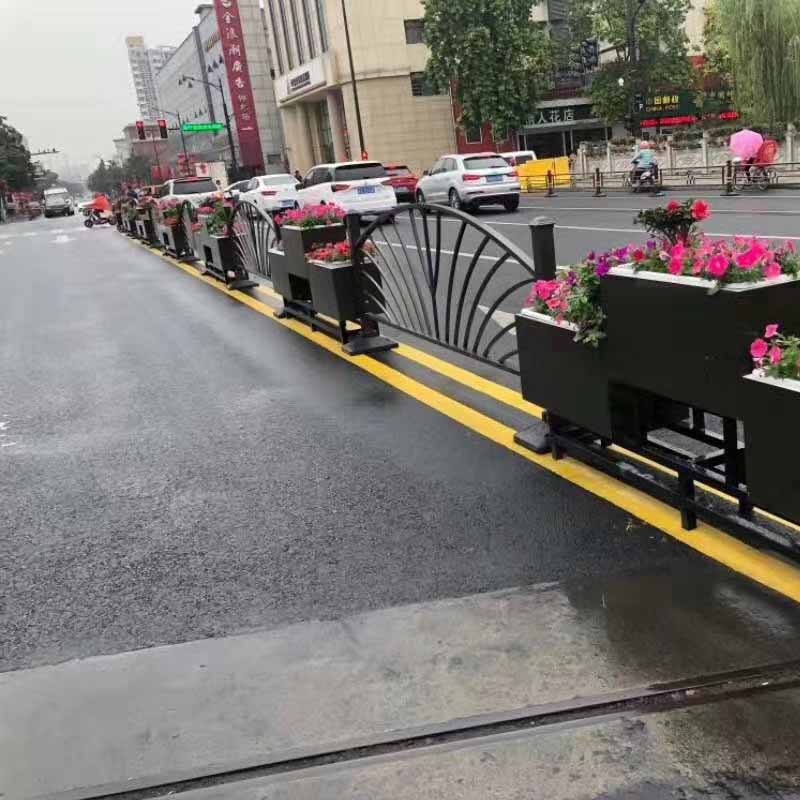 陵水黎族自治縣室外花箱道路護(hù)欄